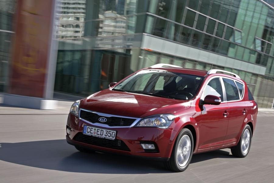  Kia cee&rsquo;d SW 2009 года  (фото 16 из 61)